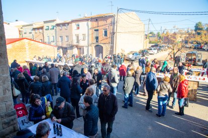 Un miler de persones van acudir ahir a Castelldans a la 25a Fira de l’oli nou.