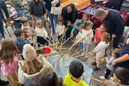 Els més petits de Maials van celebrar el tradicional ritual del cagatió.