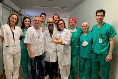 Fotografia de grup de l’equip del Servei d’Urologia de l’hospital Arnau de Vilanova de Lleida.