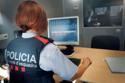 Taller de la sexòloga María Margalejo a l’INS Terres de Ponent de Mollerussa.