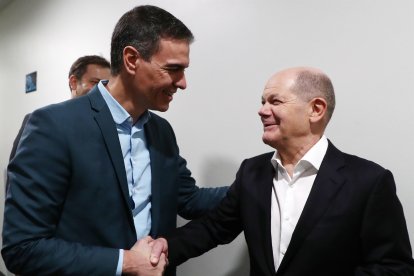 Sánchez i el canceller alemany Olaf Scholz, ahir a Berlín.