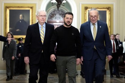 Volodímir Zelenski amb els líders del Senat dels EUA.