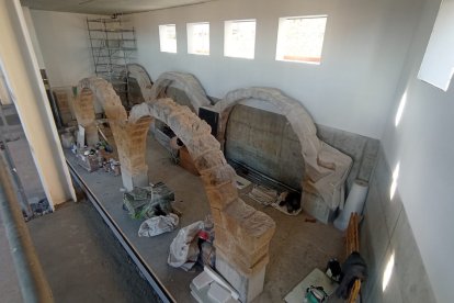 Les obres a l’interior de l’Espai Cultural de les Arcades de Castelldans.