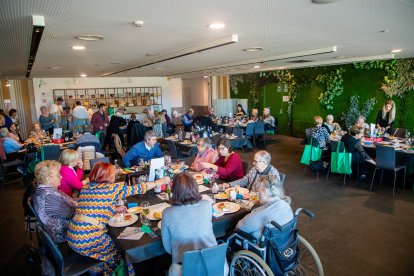 Dinar de Nadal a la Llotja de la Fundació dels Amics de la Gent Gran