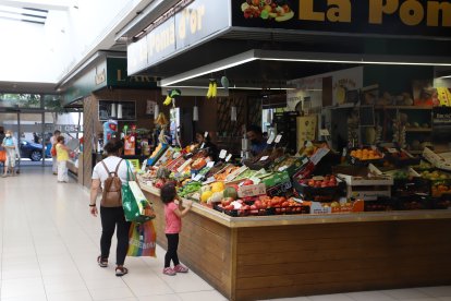 Crisi i globalització deixen els pobles sense gairebé comerços