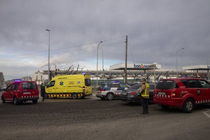 En el dispositiu van participar els Bombers de la Generalitat, el SEM, els Mossos d’Esquadra i agents municipals.