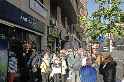 Cues registrades a finals d’octubre a Lleida de persones que optaven a viatges de l’Imserso.