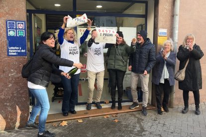 Treballadors i premiats celebrant el primer premi a Corbera de Llobregat.