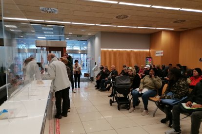 La seu de l’Oficina d’Atenció Ciutadana ■ La Paeria va traslladar l’any 2018 l’Oficina Municipal d’Atenció Ciutadana (OMAC) de l’edifici Pal·las a la planta baixa del número 32 de la rambla Ferran, que abans ocupava la Coell, que va ...