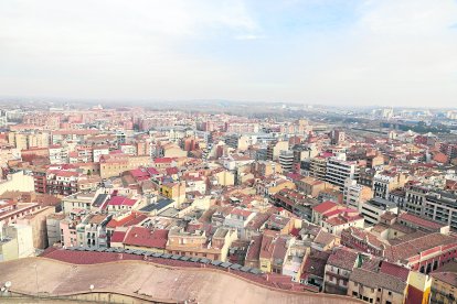 Vista panoràmica de part de la ciutat de Lleida des del Turó de la Seu Vella.