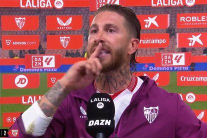 Sergio Ramos en plena baralla.