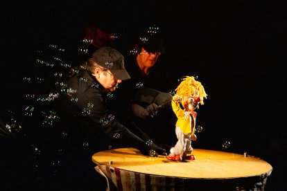 Arranca la 26a edició del cicle Joc al Ninot amb un espectacle de Marionetarium