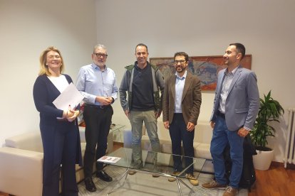 Larrosa i Iglesias, amb els directius Civit, Pérez i Martínez.