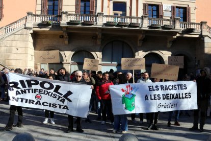 Protestes a Ripoll per les traves per empadronar migrants