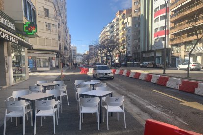 Terrasses a la nova vorera de Prat de la Riba.