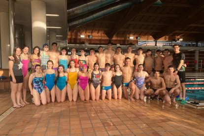 Entrenament conjunt de clubs lleidatans de natació