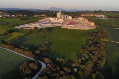 La fàbrica de pinso de Yak té el segell de Climate Neutral Company i té granges integrades des de fa tres generacions.