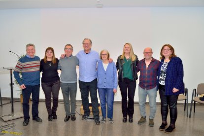 La junta d’Òmnium Garrigues, ahir després de l’assemblea amb el president nacional, Xavier Antich.