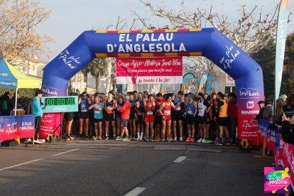 Un moment de la sortida de la VIII Cursa Agro-Llobera Sant Blai, al Palau d’Anglesola.