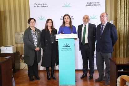 Els diputats díscols, en una compareixença pública ahir.