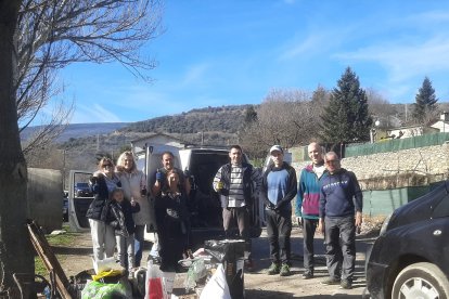 Els voluntaris que van participar en la iniciativa.