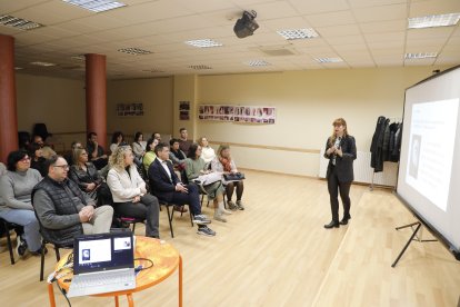 Jornada de networking ■ El centre cívic de la Bordeta va acollir ahir la primera trobada de networking organitzada per l’associació de comerciants del barri i Pimec Comerç, amb l’objectiu d’ampliar les sinergies i col·laboracions entre ne ...