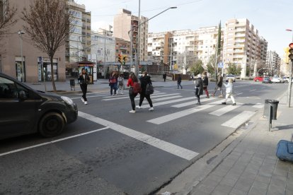 Els desplaçaments a peu i amb cotxe suposen el 88,85% del total que es fan a Lleida anualment.