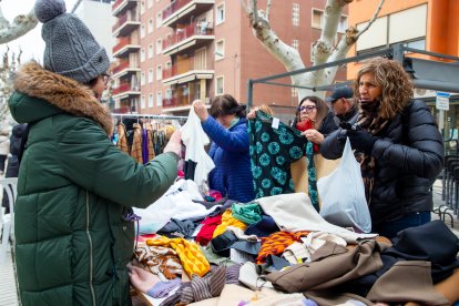 El passeig de l’Estació de Balaguer es va omplir de parades.