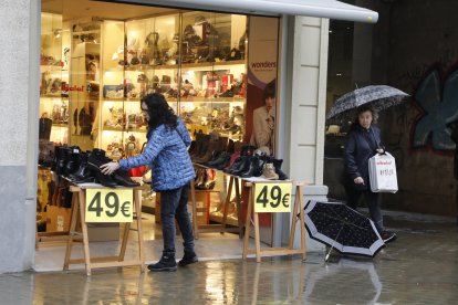 La Zona Alta acaba un bon Mercat de les Rebaixes malgrat la pluja