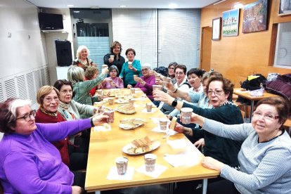 Les dones de l'AVV de Jaume I celebren el dia de Santa Àgueda