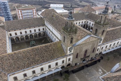 L’edifici de la Universitat de Cervera va recuperar els estudis universitaris el 8 d’abril del 1973.