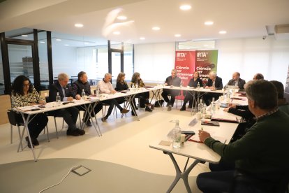 Un moment de la reunió de la Taula per la Sequera de Lleida.