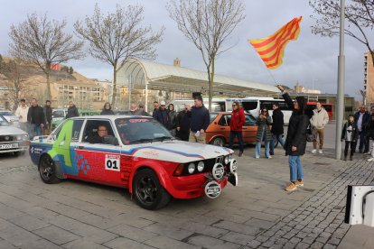 L’alcaldessa Lorena González va donar la sortida als participants en el ral·li.