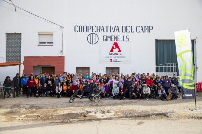 La cooperativa del poble va ser el punt de sortida dels dos circuits de la marxa solidària.