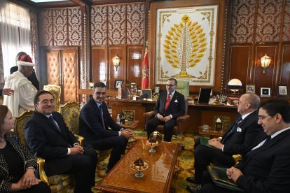 Pedro Sánchez i el ministre d’Exteriors es van reunir ahir amb el rei del Marroc a Rabat.