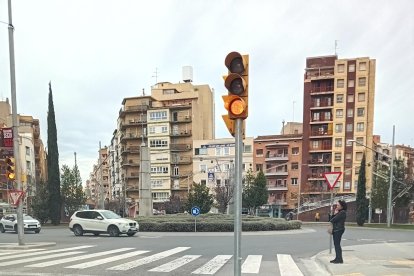 Imatge del semàfor ubicat a la parada de taxis.