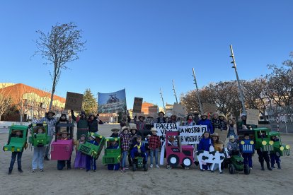 Les Borges Blanques. Disfresses reivindicatives en la rua de la capital de les Garrigues.