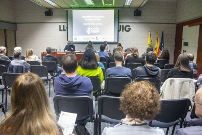 La reunió de balanç del primer any d’Ecobs va reunir més de 50 persones divendres passat.