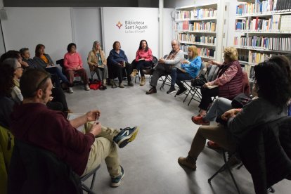 El club de lectura en la sessió celebrada ahir, que es va centrar en una novel·la de la nord-americana Donna Leon.