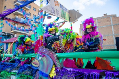 Una de les carrosses que van desfilar ahir amb motiu de la Festa de l’Aigua.