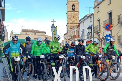 Els corredors, en els moments previs a la sortida de la prova.