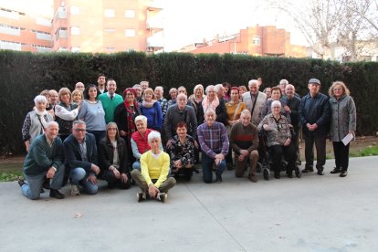 Els participants en l’homenatge a les persones grans.