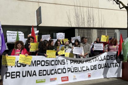 Mig centenar de persones es van manifestar ahir a Tremp.