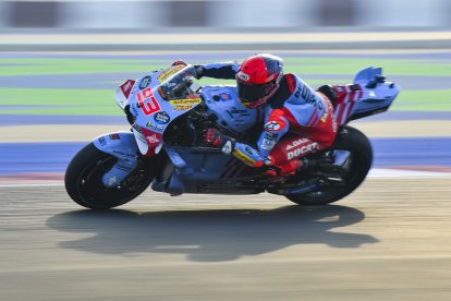 Marc Márquez rodant amb la Ducati Gresini ahir a Qatar.