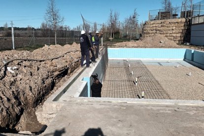 Torrelameu inicia la reforma de la piscina per reduir el consum d'aigua i d'energia