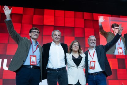 Illa, ahir amb Zapatero, Iratxe García i Collboni en l’obertura del XV congrés del PSC.