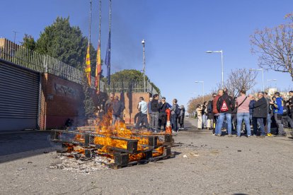 Protesta de funcionaris divendres a la porta del Centre Penitenciari Ponent.