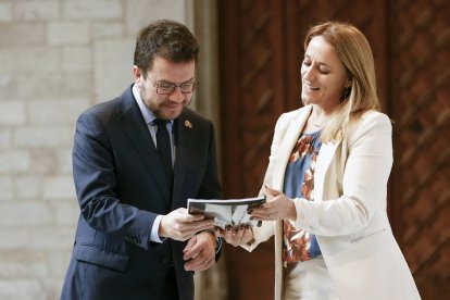 Pere Aragonès rebent ahir de mans de la consellera d’Economia, Natàlia Mas, la proposta de “finançament singular”.