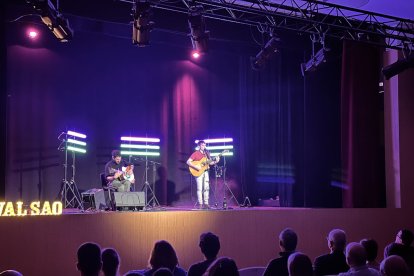 Cesk Freixas puja a l'escenari del Festival Saó de Música