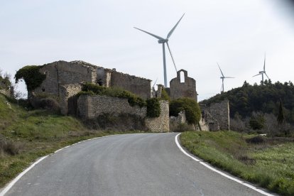 Imatge d’arxiu de molins de vent a la Segarra.